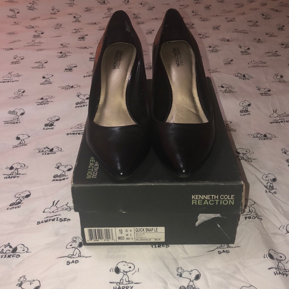 Kenneth Cole Reaction Pumps
